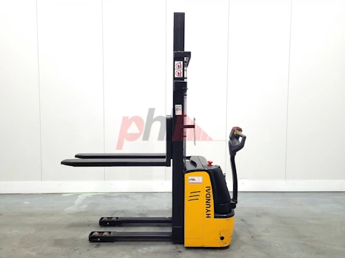 HYUNDAI STACKER, WRAPOVER