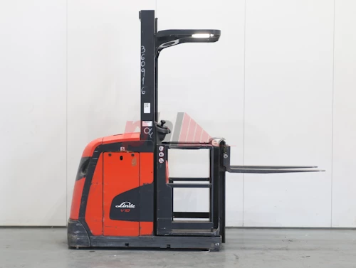 LINDE ORDER PICKER