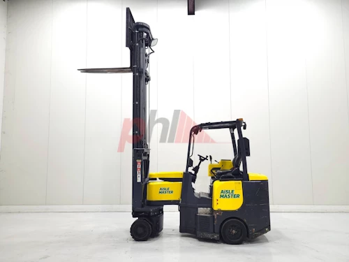 AISLE MASTER ARTICULATED FORKLIFT