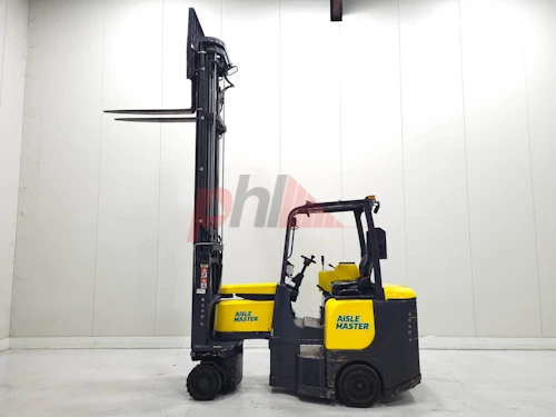 AISLE MASTER ARTICULATED FORKLIFT