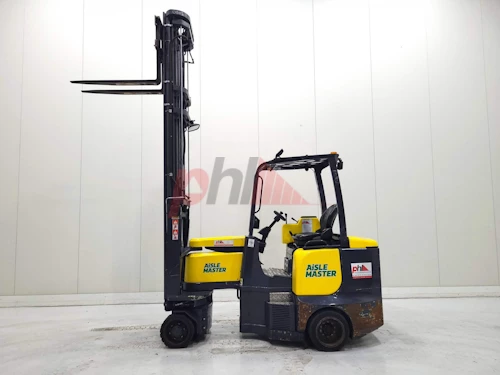 AISLE MASTER ARTICULATED FORKLIFT