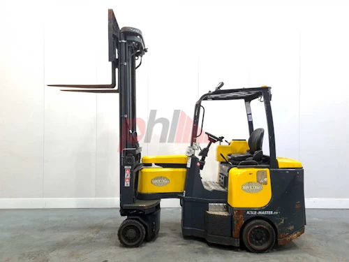 AISLE MASTER ARTICULATED FORKLIFT