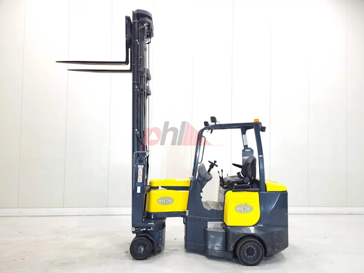 AISLE MASTER ARTICULATED FORKLIFT