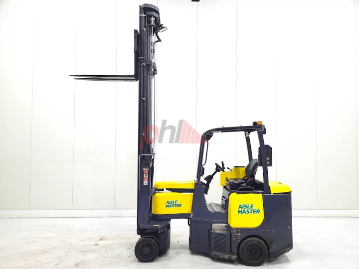 AISLE MASTER ARTICULATED FORKLIFT