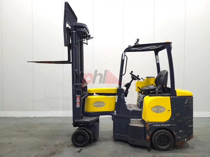 AISLE MASTER ARTICULATED FORKLIFT