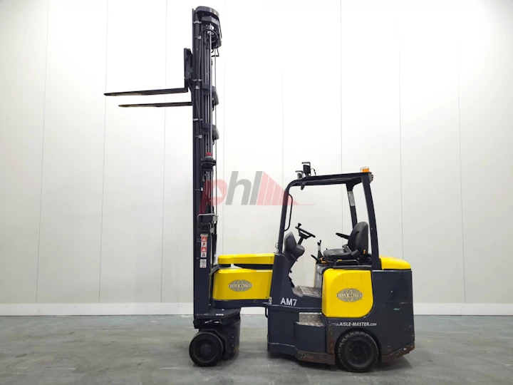 AISLE MASTER ARTICULATED FORKLIFT