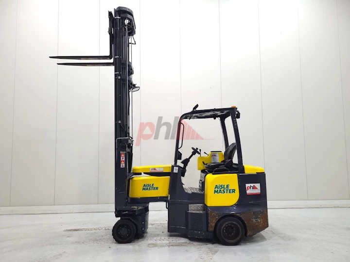 AISLE MASTER ARTICULATED FORKLIFT