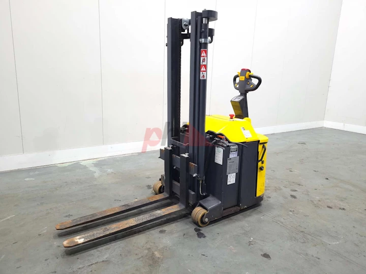 COMBILIFT STACKER, COUNTERBALANCED