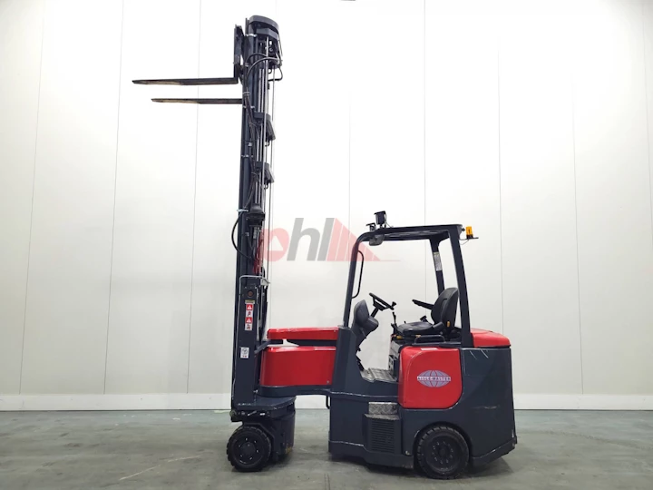 AISLE MASTER ARTICULATED FORKLIFT