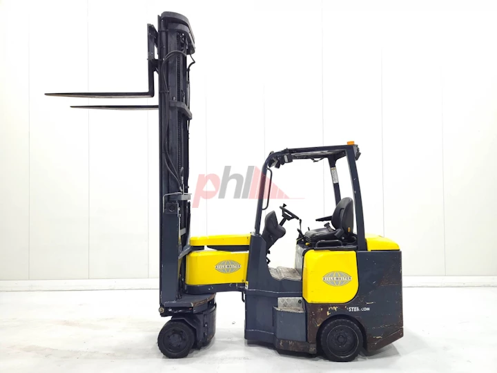 AISLE MASTER ARTICULATED FORKLIFT