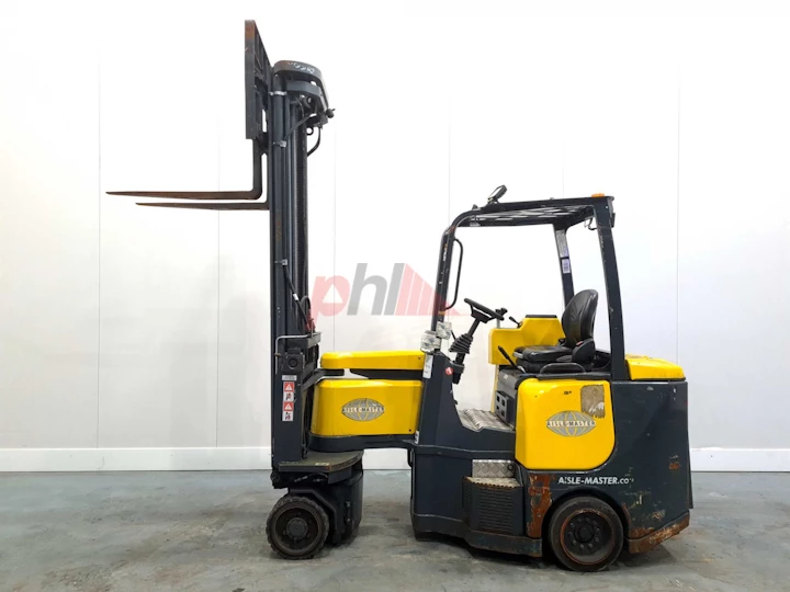 AISLE MASTER ARTICULATED FORKLIFT