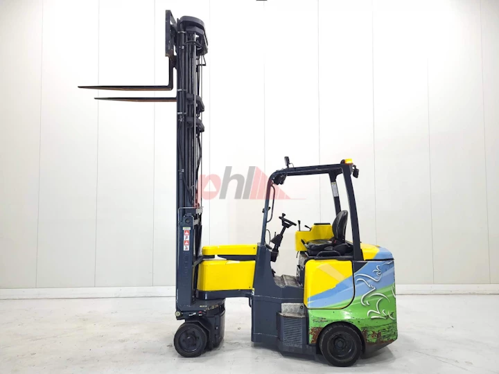 AISLE MASTER ARTICULATED FORKLIFT