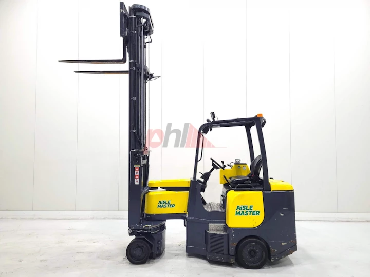 AISLE MASTER ARTICULATED FORKLIFT