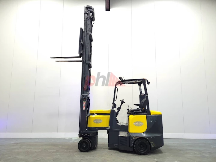 AISLE MASTER ARTICULATED FORKLIFT