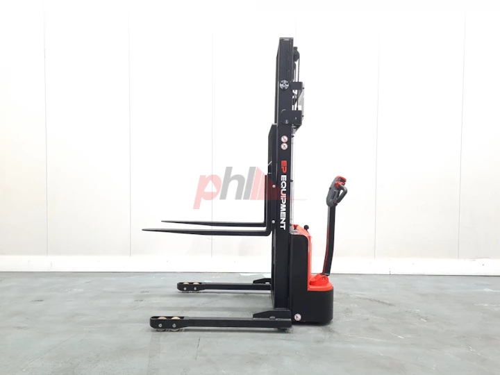 EP  STACKER, STRADDLE